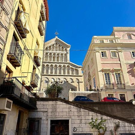 Piazza Carlo Alberto Hotel Каляри Екстериор снимка
