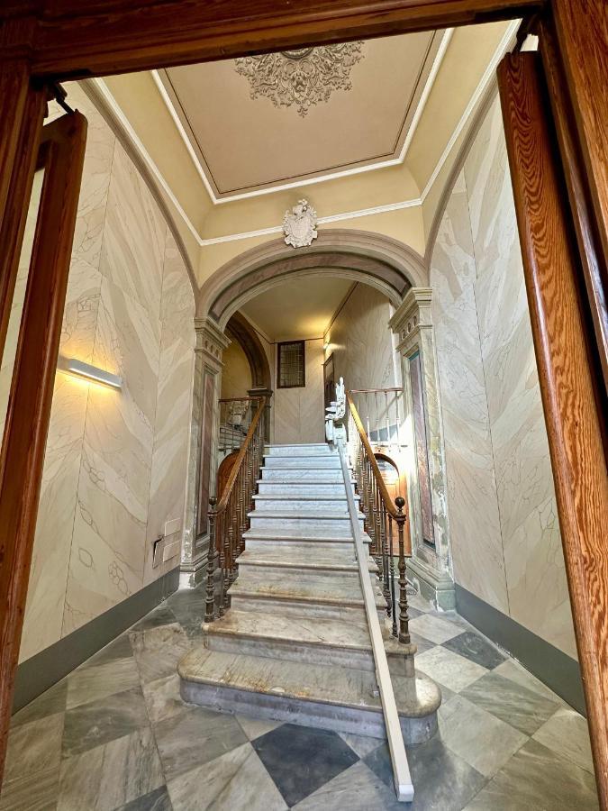 Piazza Carlo Alberto Hotel Каляри Екстериор снимка