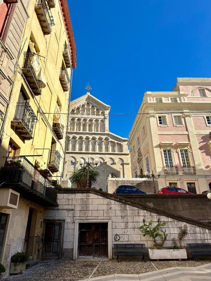 Piazza Carlo Alberto Hotel Каляри Екстериор снимка