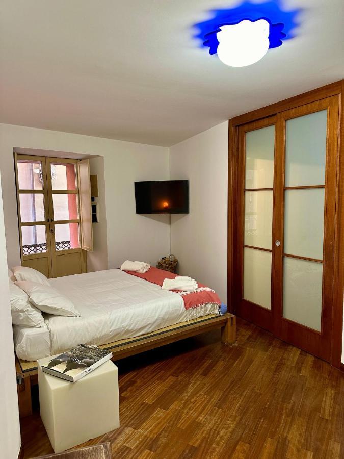 Piazza Carlo Alberto Hotel Каляри Екстериор снимка