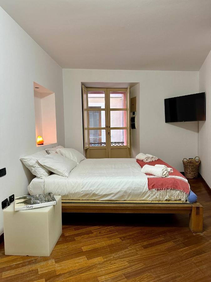 Piazza Carlo Alberto Hotel Каляри Екстериор снимка